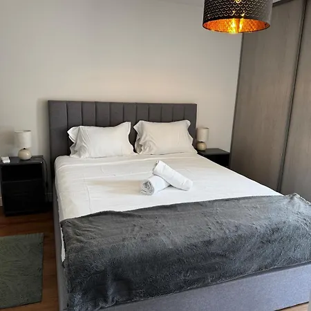Longchamps 5 - Air-conditioned - Ground Floor - Modern Appartement *