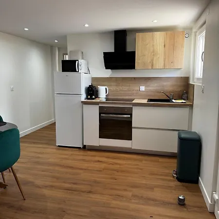 Longchamps 5 - Air-conditioned - Ground Floor - Modern Appartement *